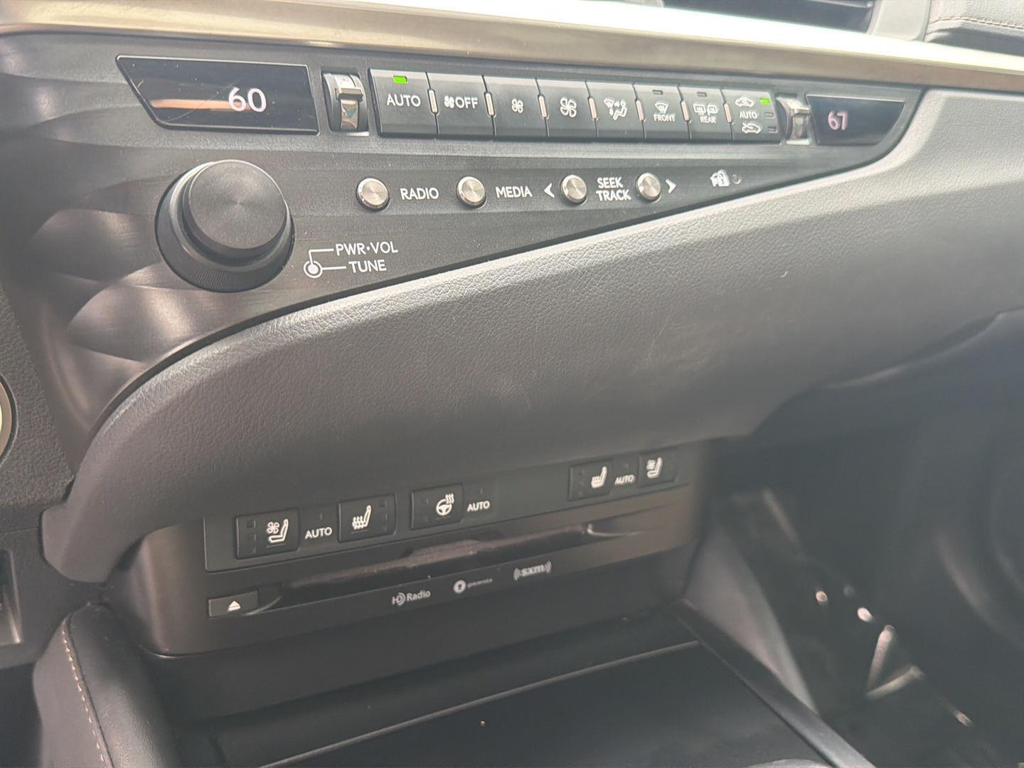 Used 2020 Lexus ES Sedan
