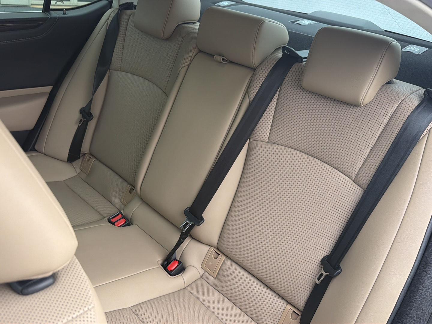 Used 2020 Lexus ES Sedan