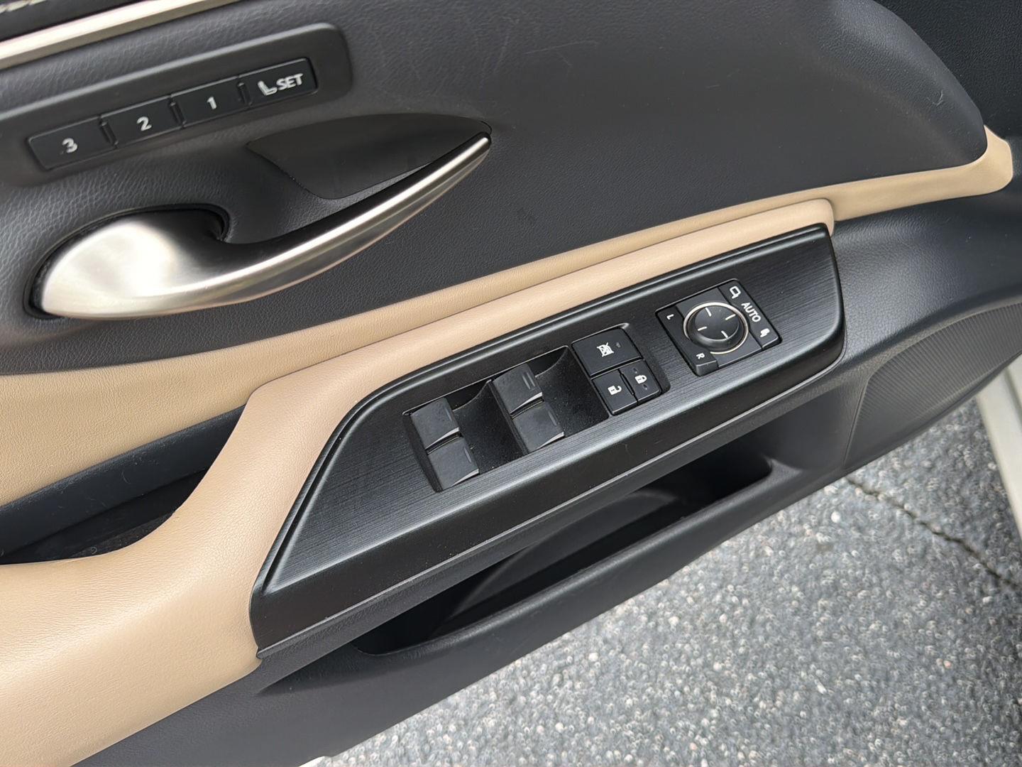 Used 2020 Lexus ES Sedan