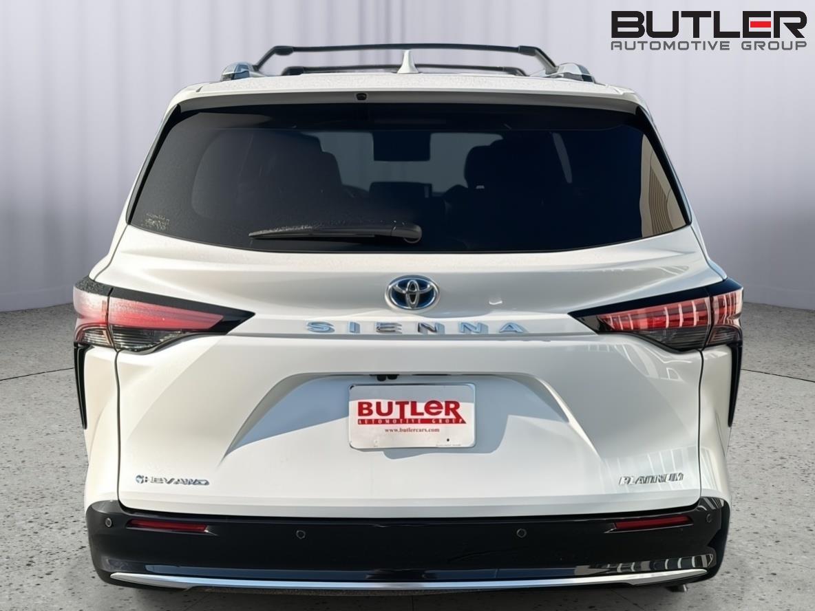 Used 2025 Toyota Sienna Van