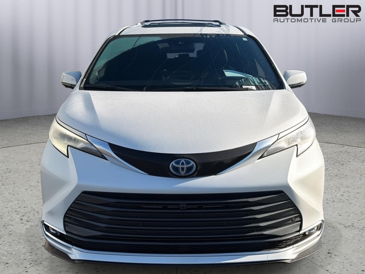 Used 2025 Toyota Sienna Van