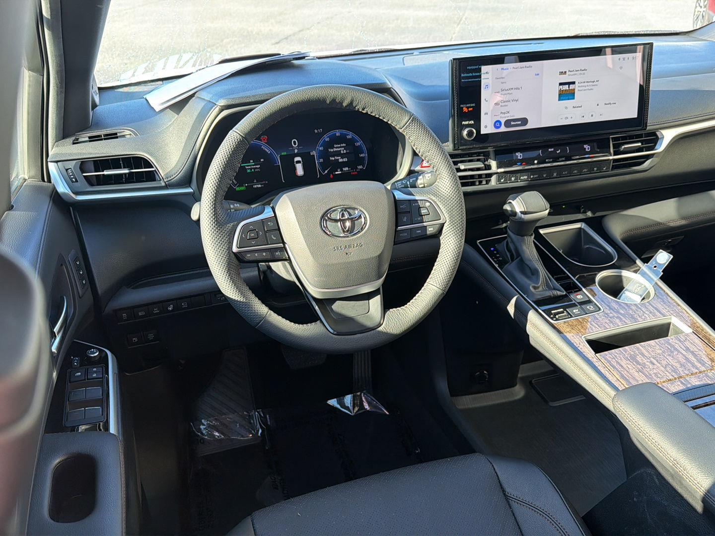 Used 2025 Toyota Sienna Van