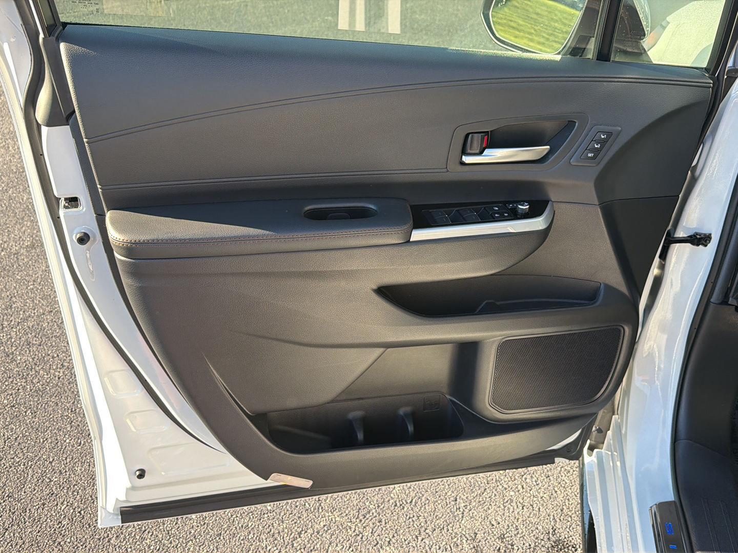 Used 2025 Toyota Sienna Van
