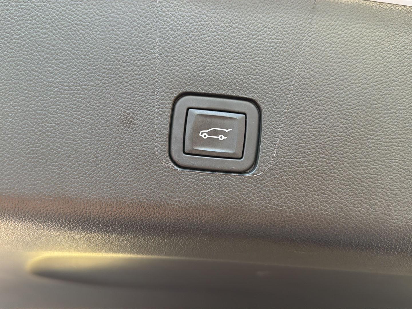 Used 2023 Chevrolet Traverse SUV