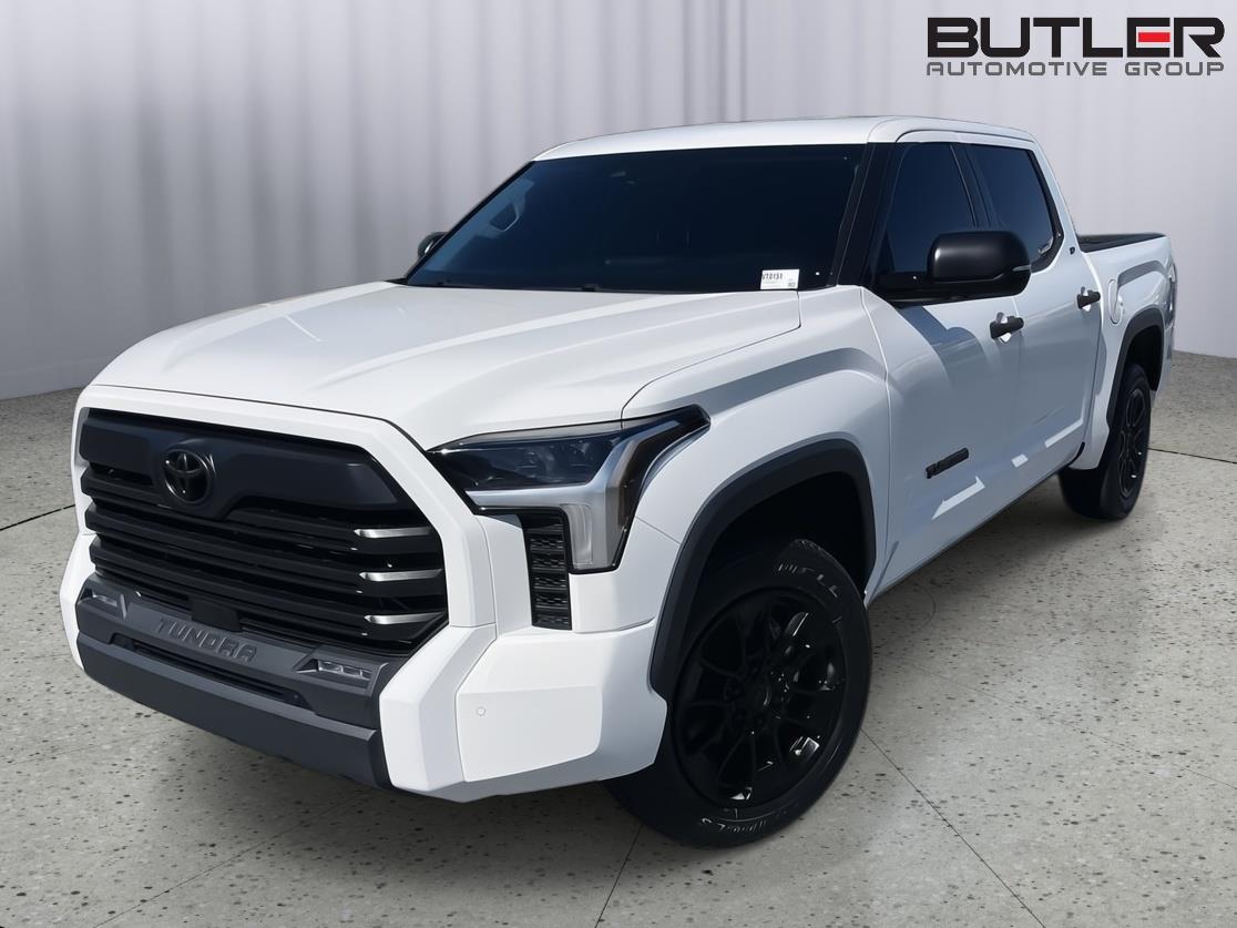 2023 Toyota Tundra SR5's photo