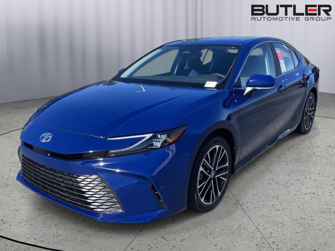2026 Toyota Camry XLE Hybrid's photo