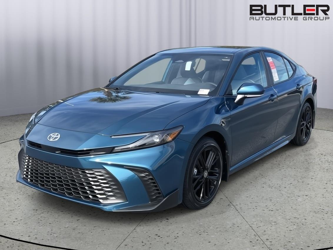 2026 Toyota Camry SE Hybrid's photo