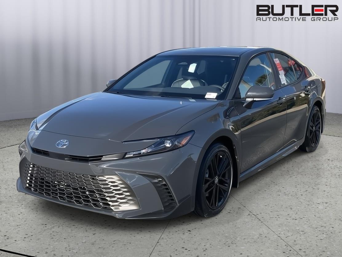 2026 Toyota Camry SE Hybrid's photo