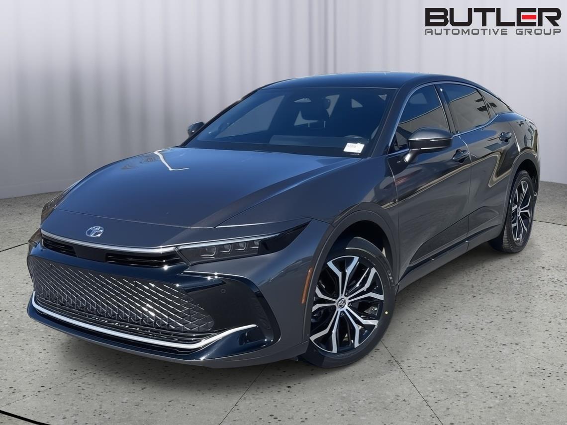 2023 Toyota Crown Limited's photo