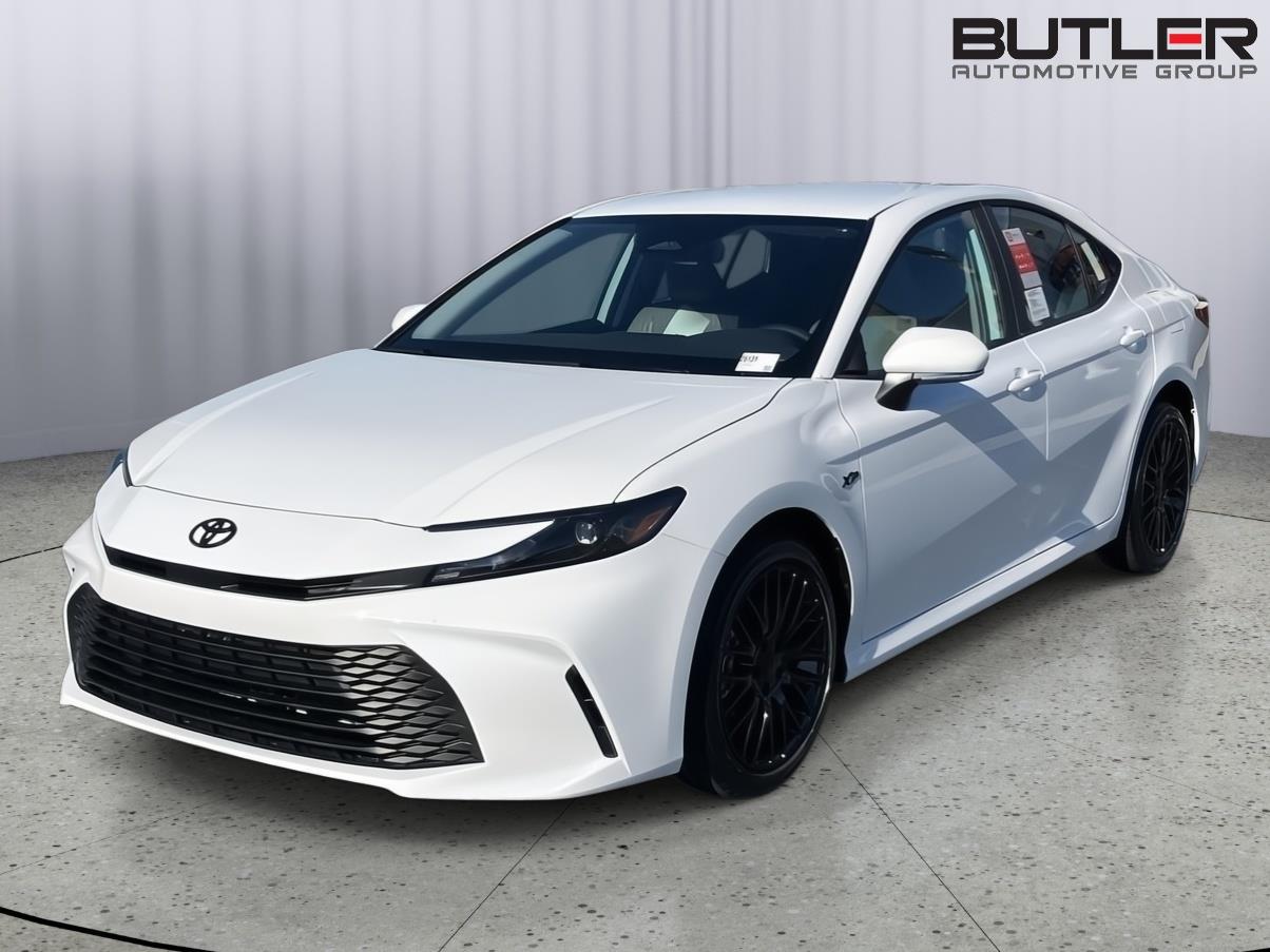 2026 Toyota Camry LE Hybrid's photo