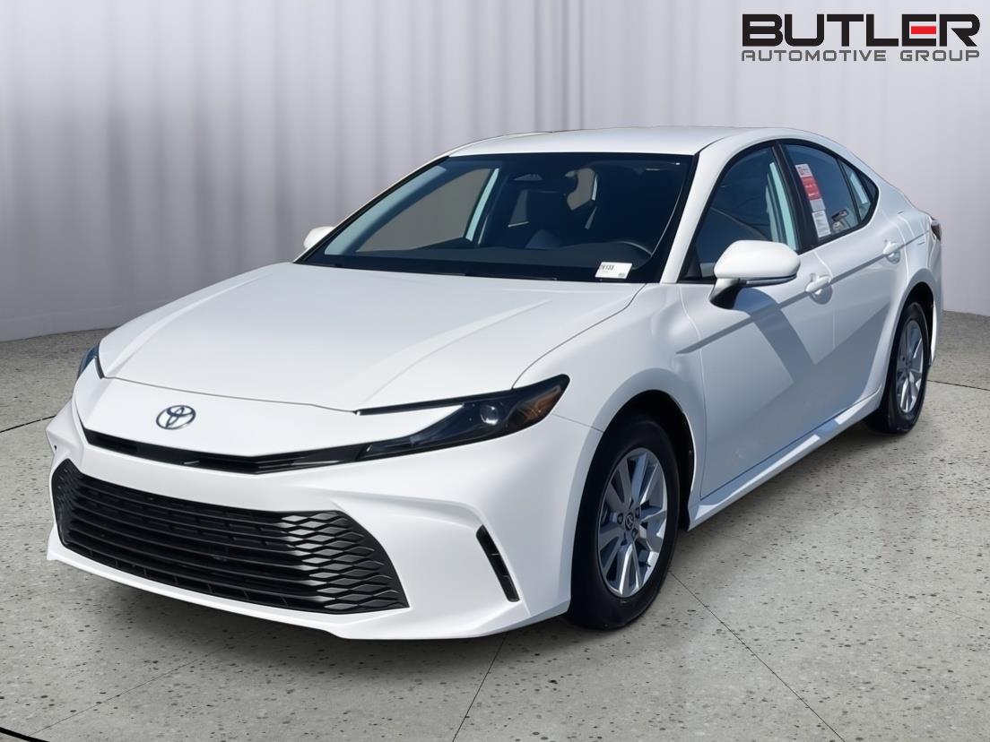 2026 Toyota Camry LE Hybrid's photo