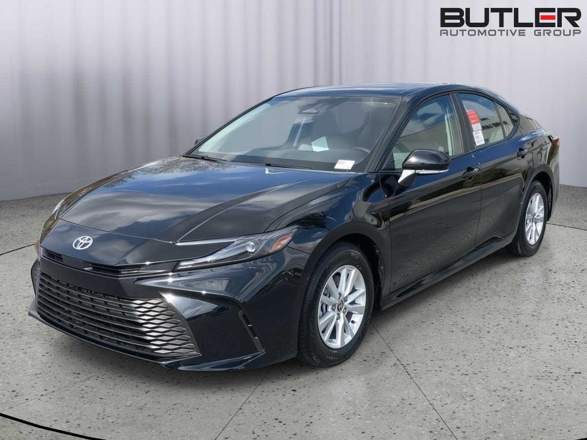 2026 Toyota Camry LE Hybrid's photo
