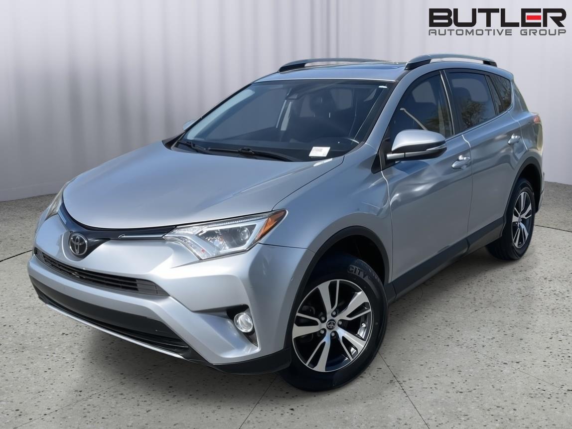 Silver (Silver Sky Metallic) 2018 Toyota RAV4 XLE SUV / Crossover Front-Wheel Drive 6-Speed Automatic