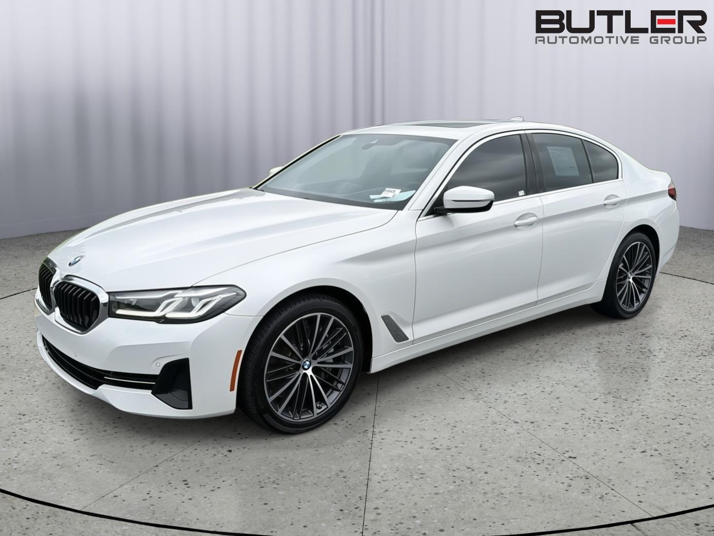 Mineral White Metallic 2023 BMW 5 Series Sedan All-Wheel Drive Automatic