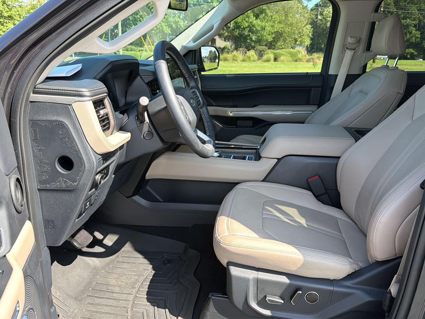 Used 2024 Ford Expedition SUV