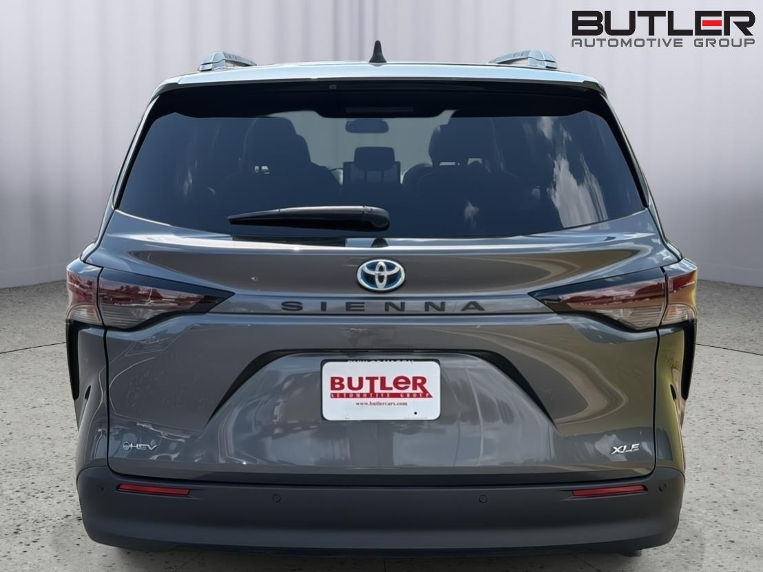 Used 2025 Toyota Sienna Van