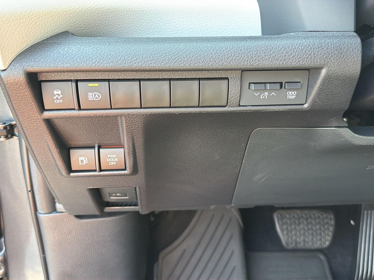 Used 2025 Toyota Sienna Van