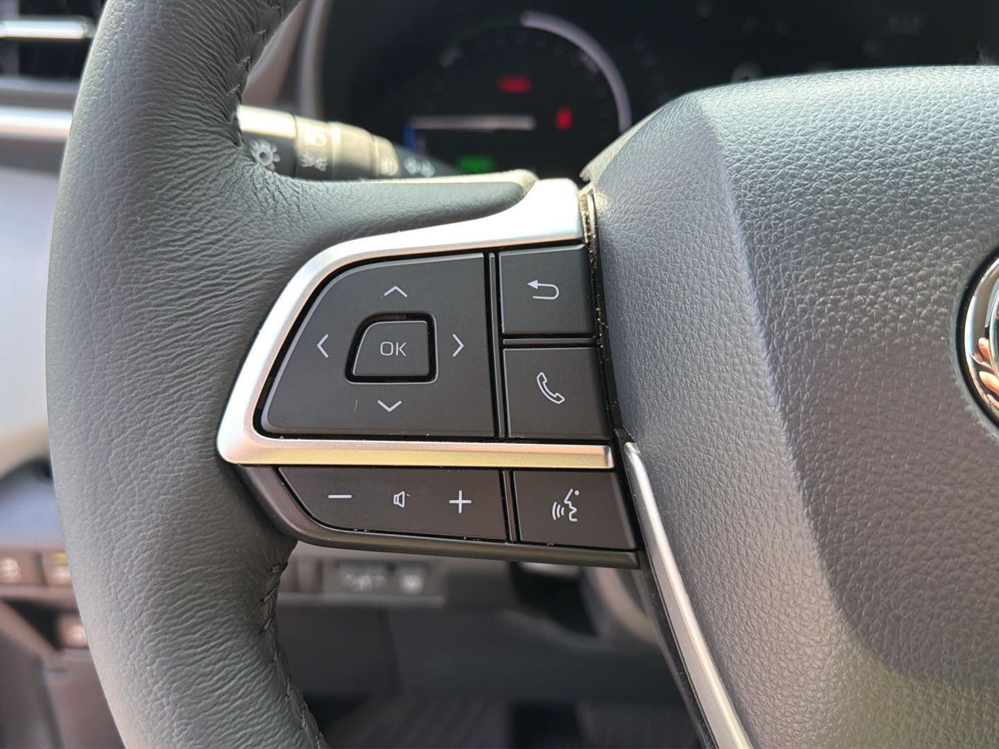 Used 2025 Toyota Sienna Van
