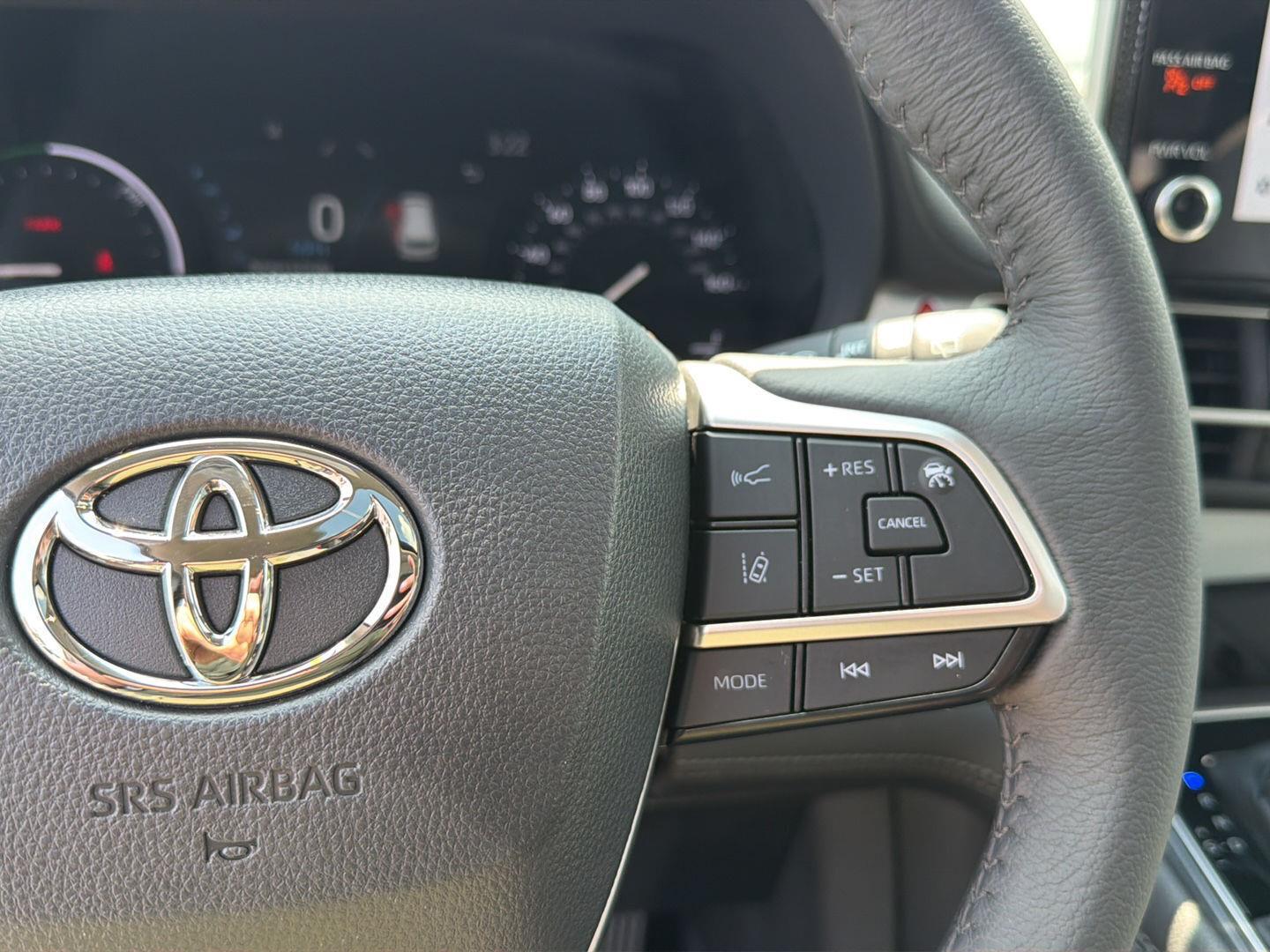 Used 2025 Toyota Sienna Van