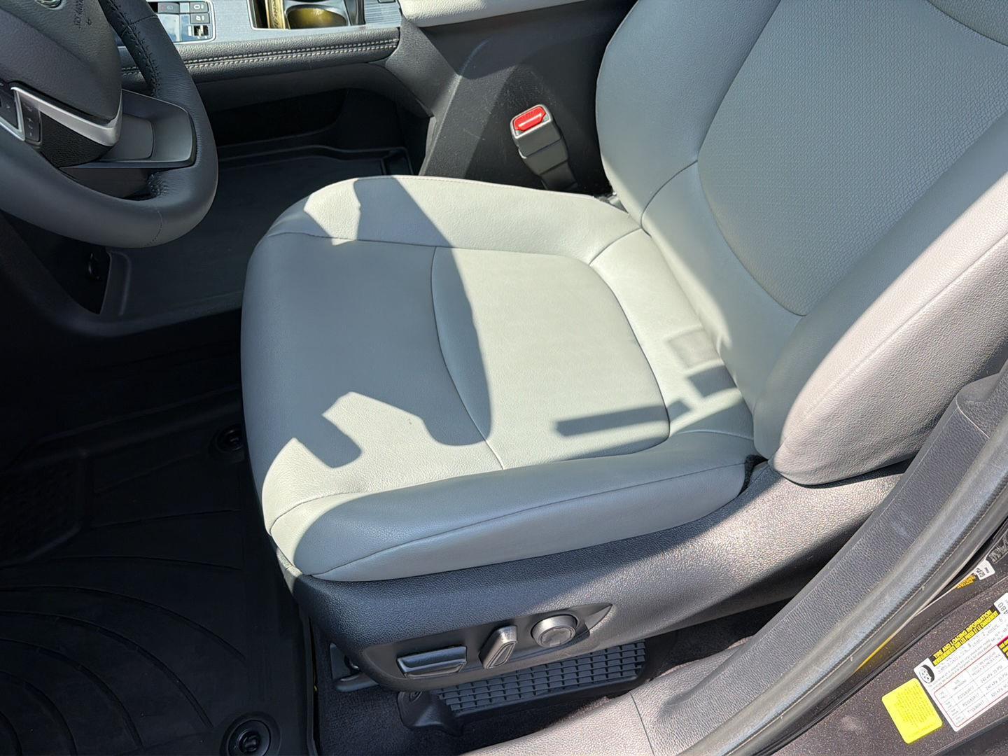 Used 2025 Toyota Sienna Van