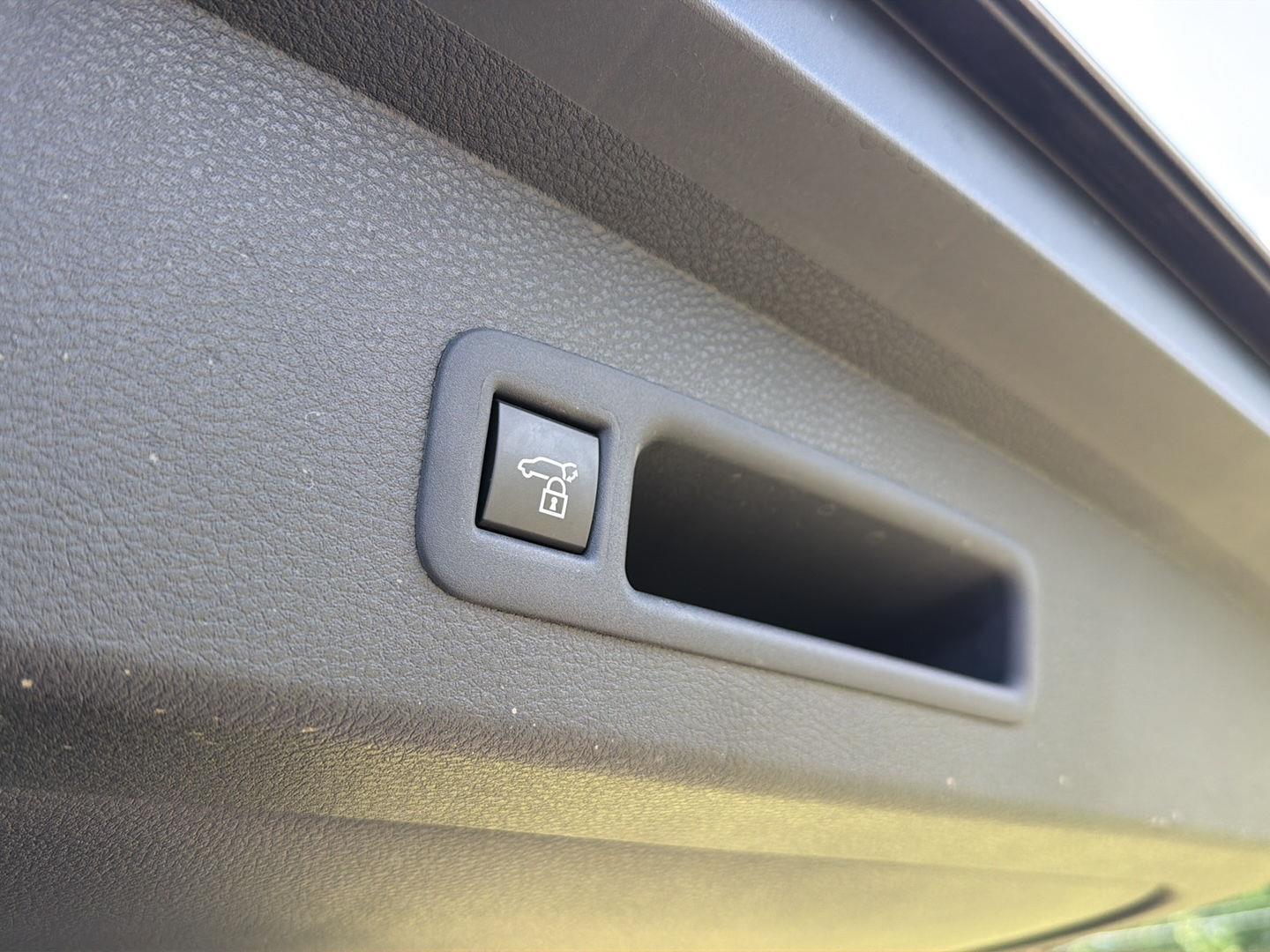 Used 2025 Toyota Sienna Van