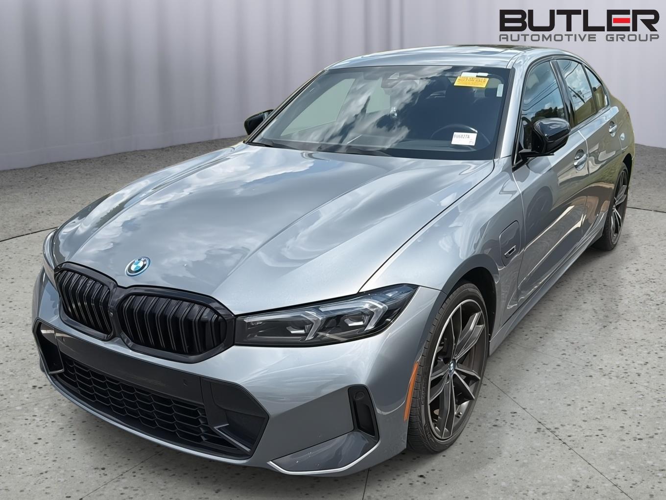 Gray (Skyscraper Grey Metallic) 2023 BMW 3 Series Sedan Rear-Wheel Drive Automatic