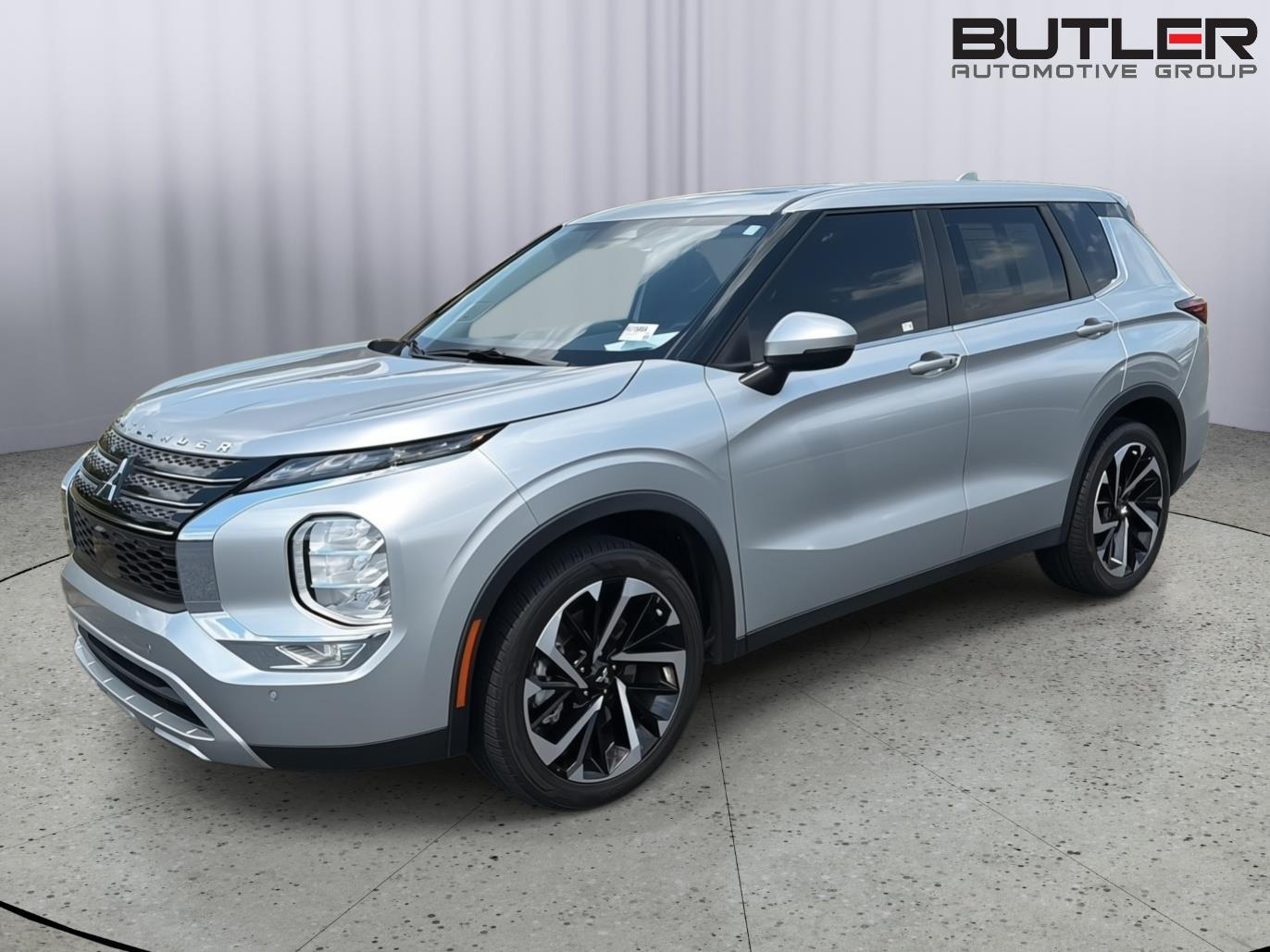 2024 Mitsubishi Outlander Plata (Alloy Silver Metallic) SUV/Crossover Tracción delantera Transmisión variable continua