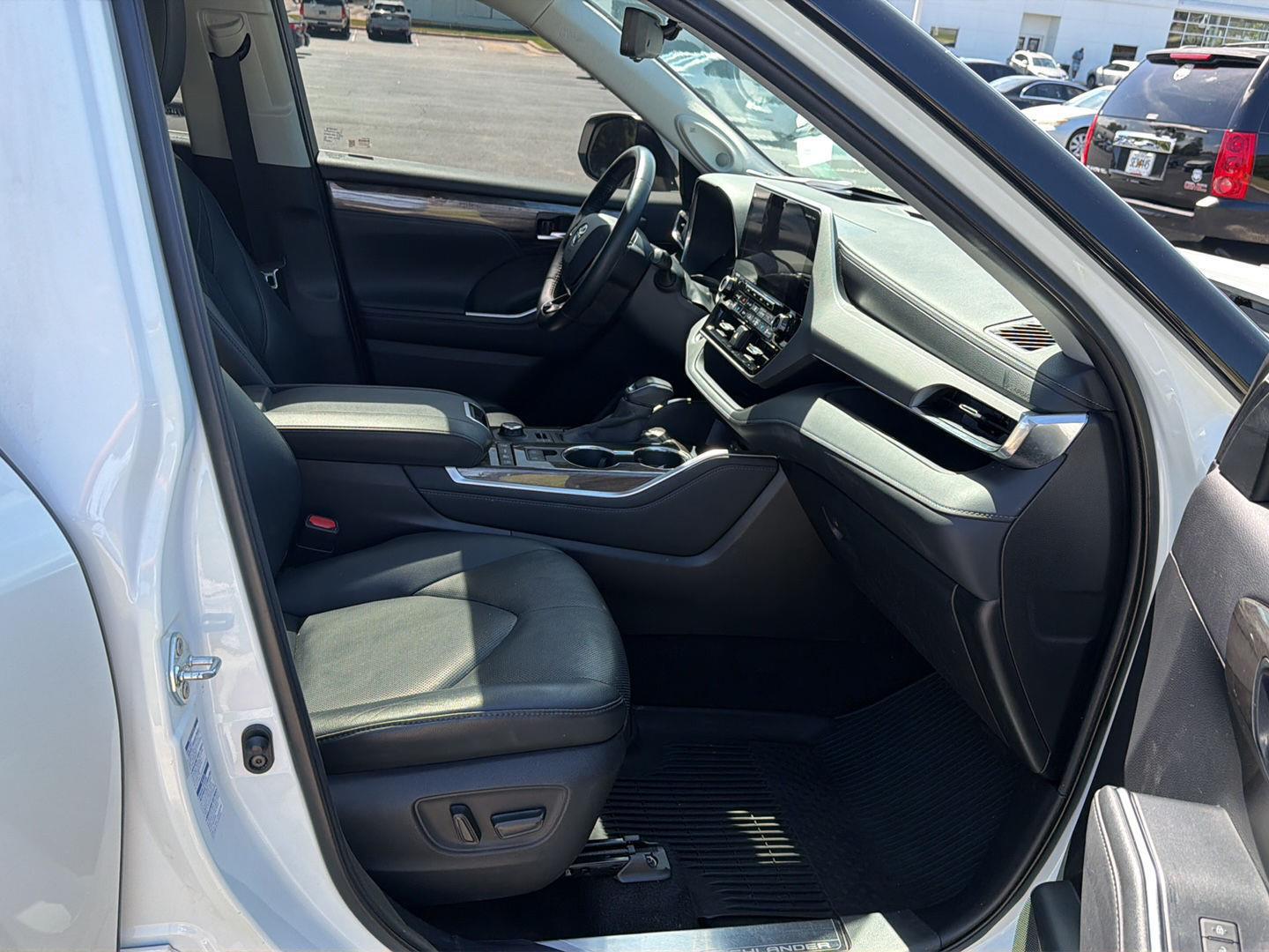 Used 2020 Toyota Highlander SUV
