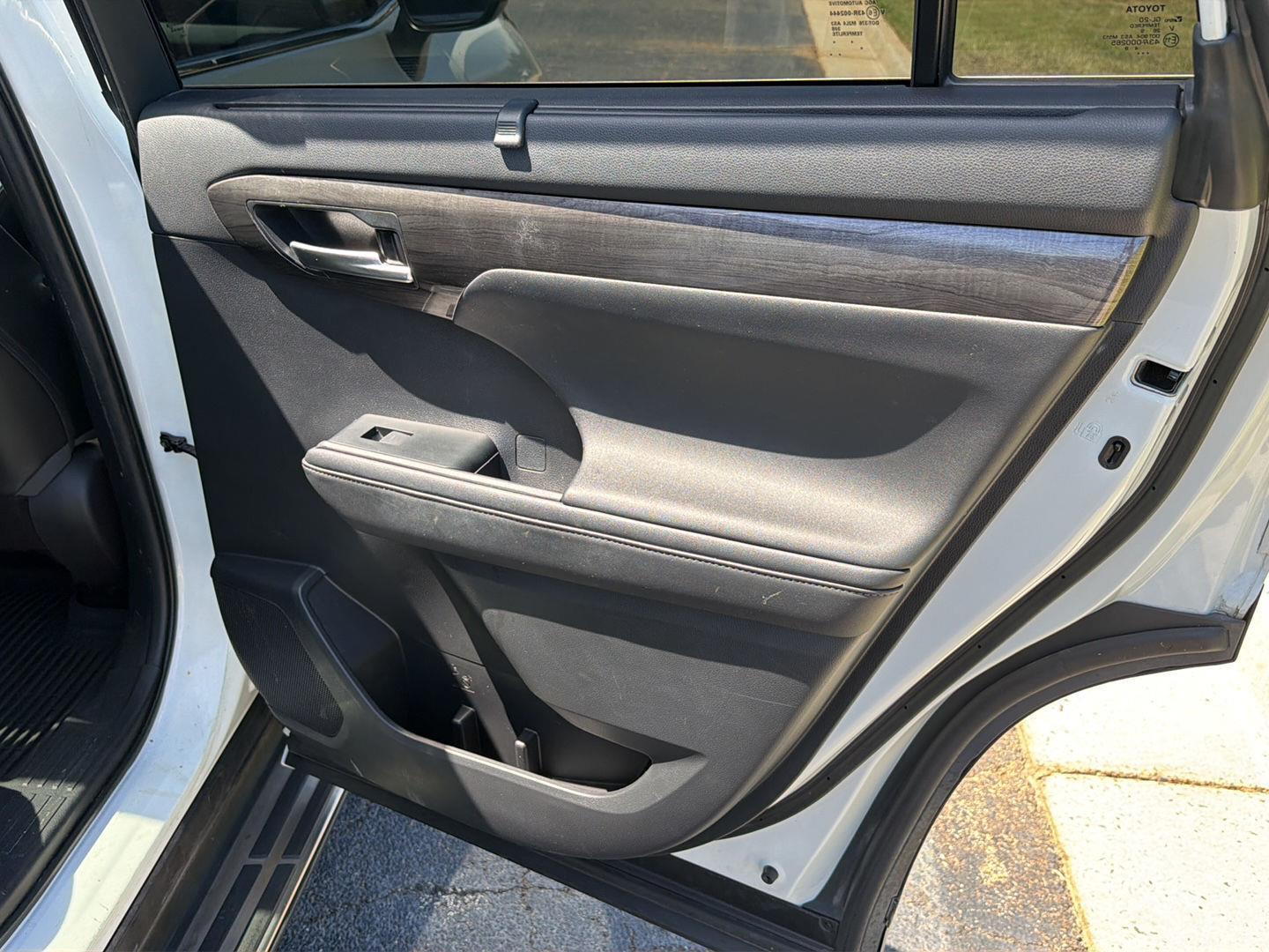Used 2020 Toyota Highlander SUV