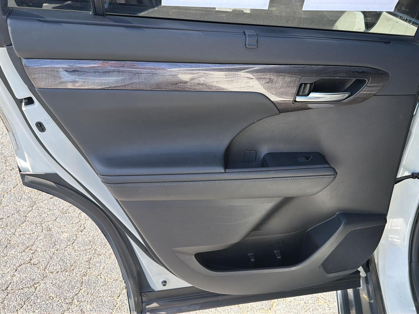 Used 2020 Toyota Highlander SUV