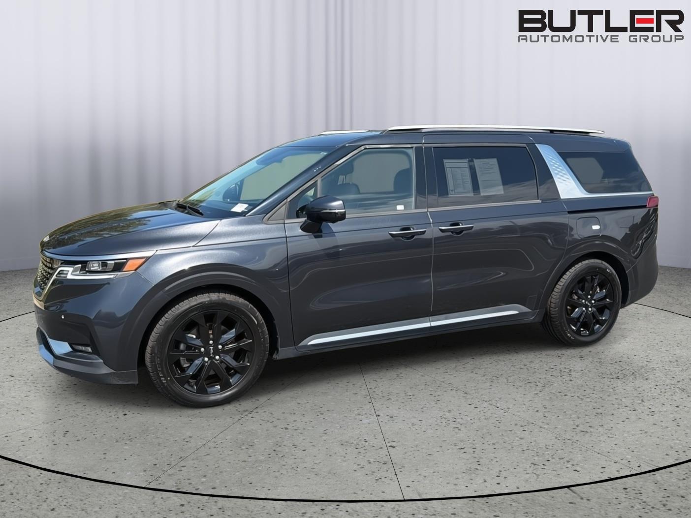 Used 2024 Kia Carnival Van
