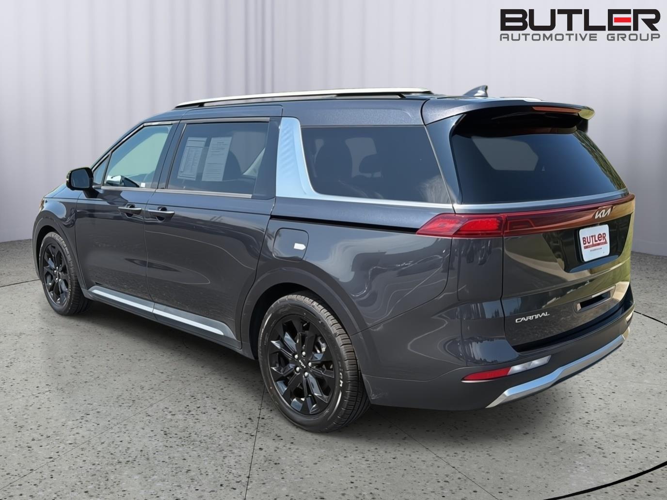 Used 2024 Kia Carnival Van