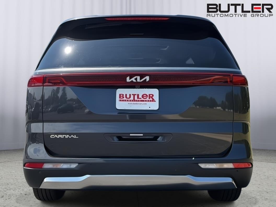 Used 2024 Kia Carnival Van