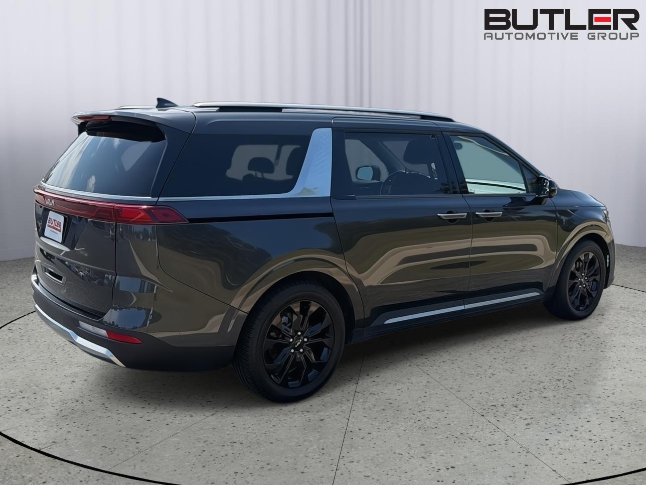 Used 2024 Kia Carnival Van