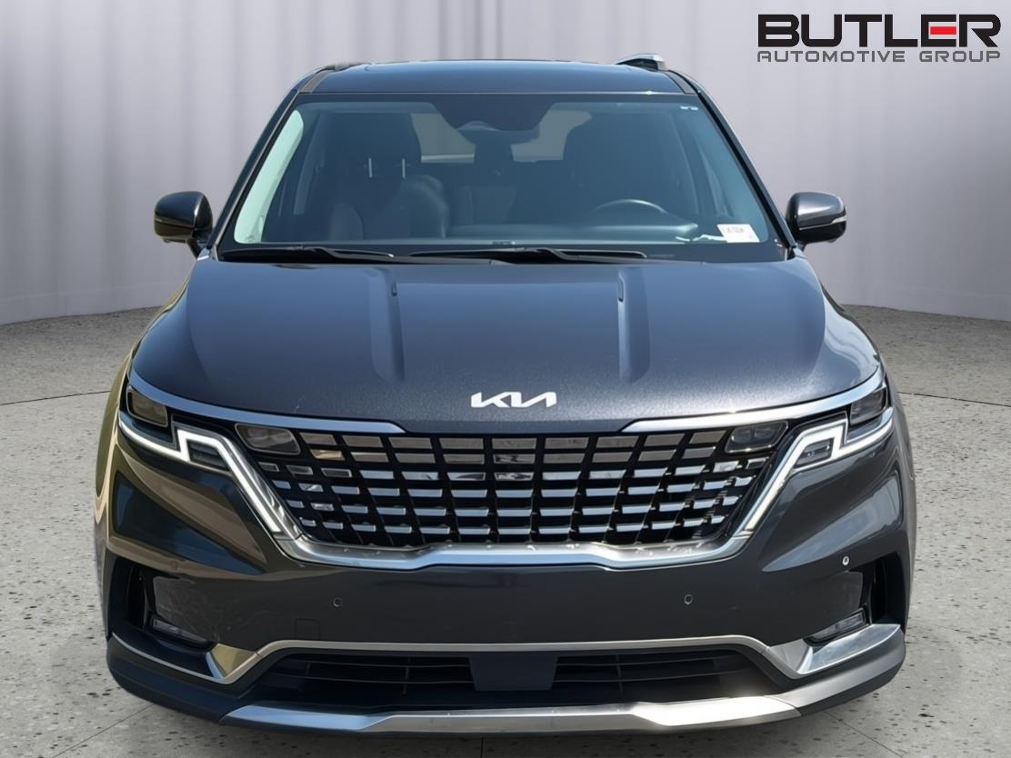 Used 2024 Kia Carnival Van