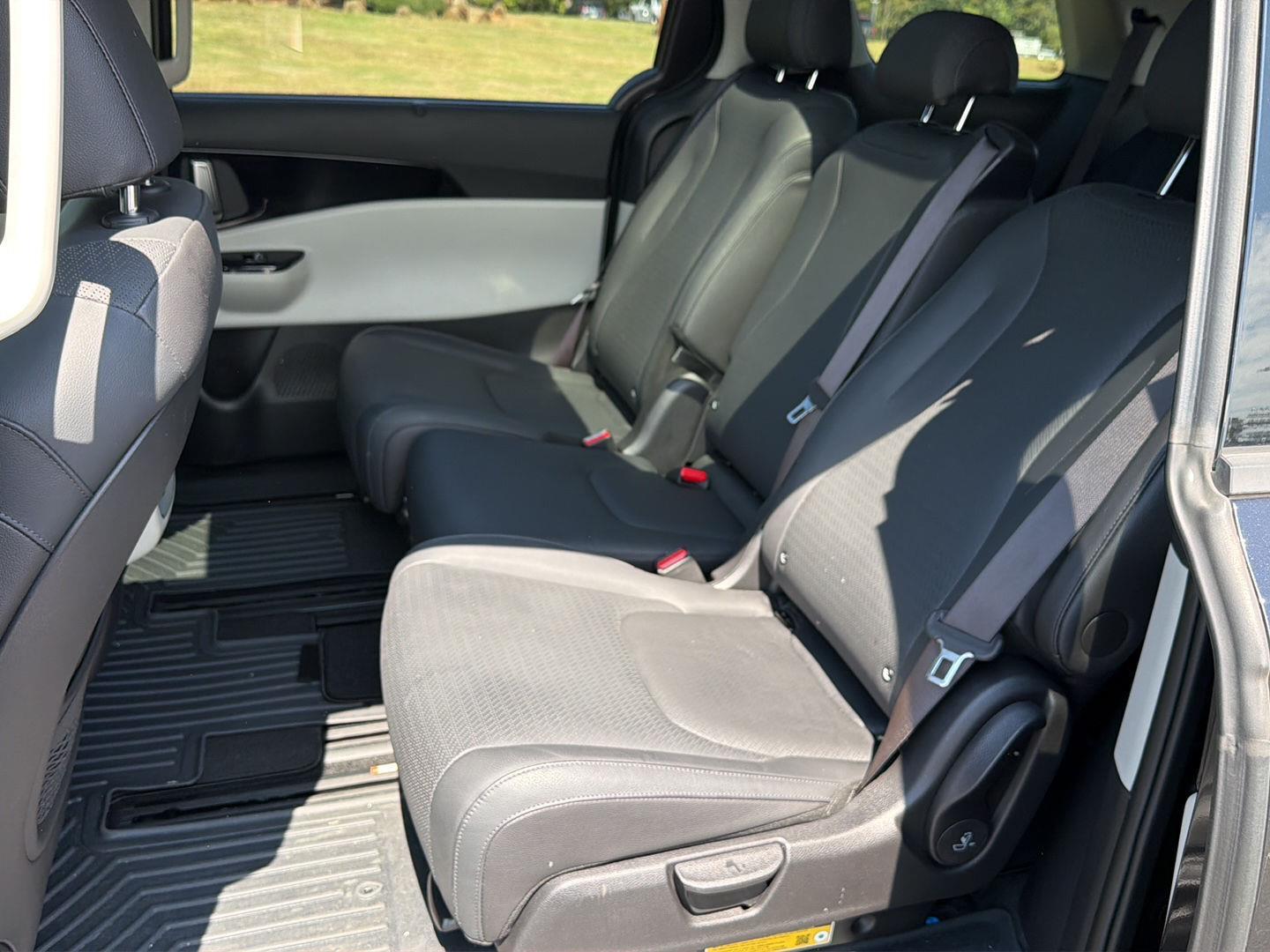 Used 2024 Kia Carnival Van