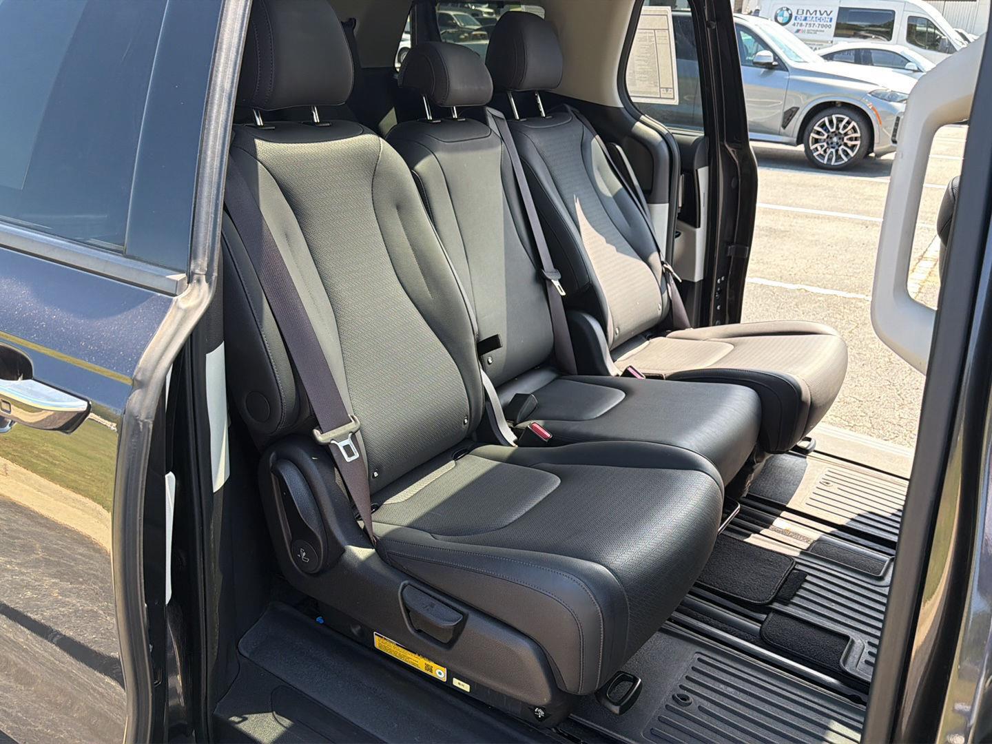 Used 2024 Kia Carnival Van