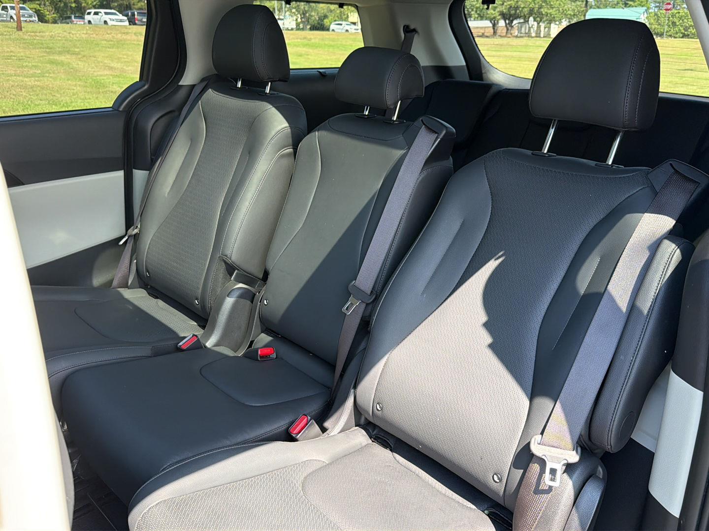Used 2024 Kia Carnival Van