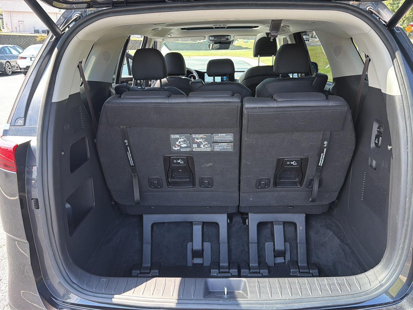 Used 2024 Kia Carnival Van