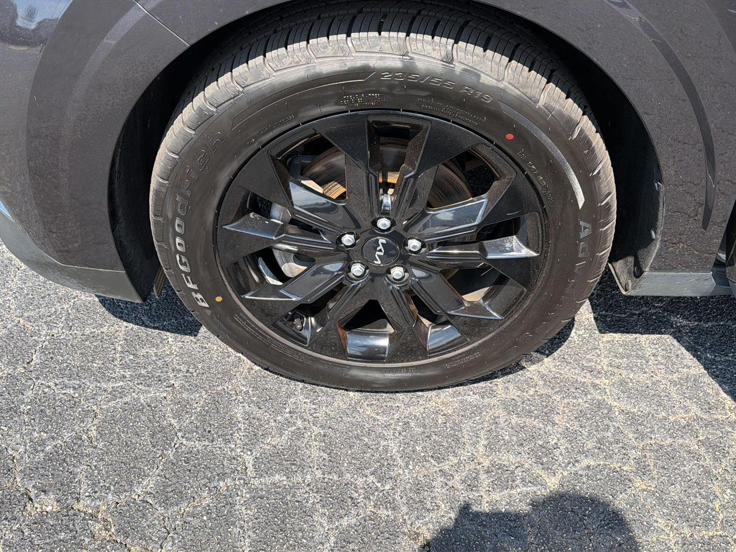 Used 2024 Kia Carnival Van