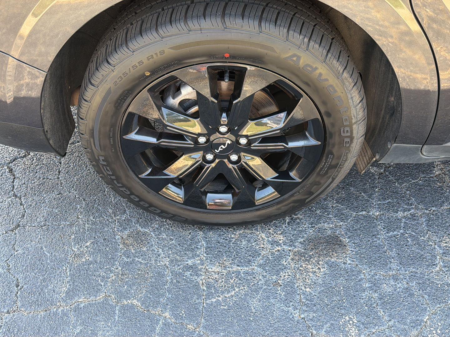 Used 2024 Kia Carnival Van