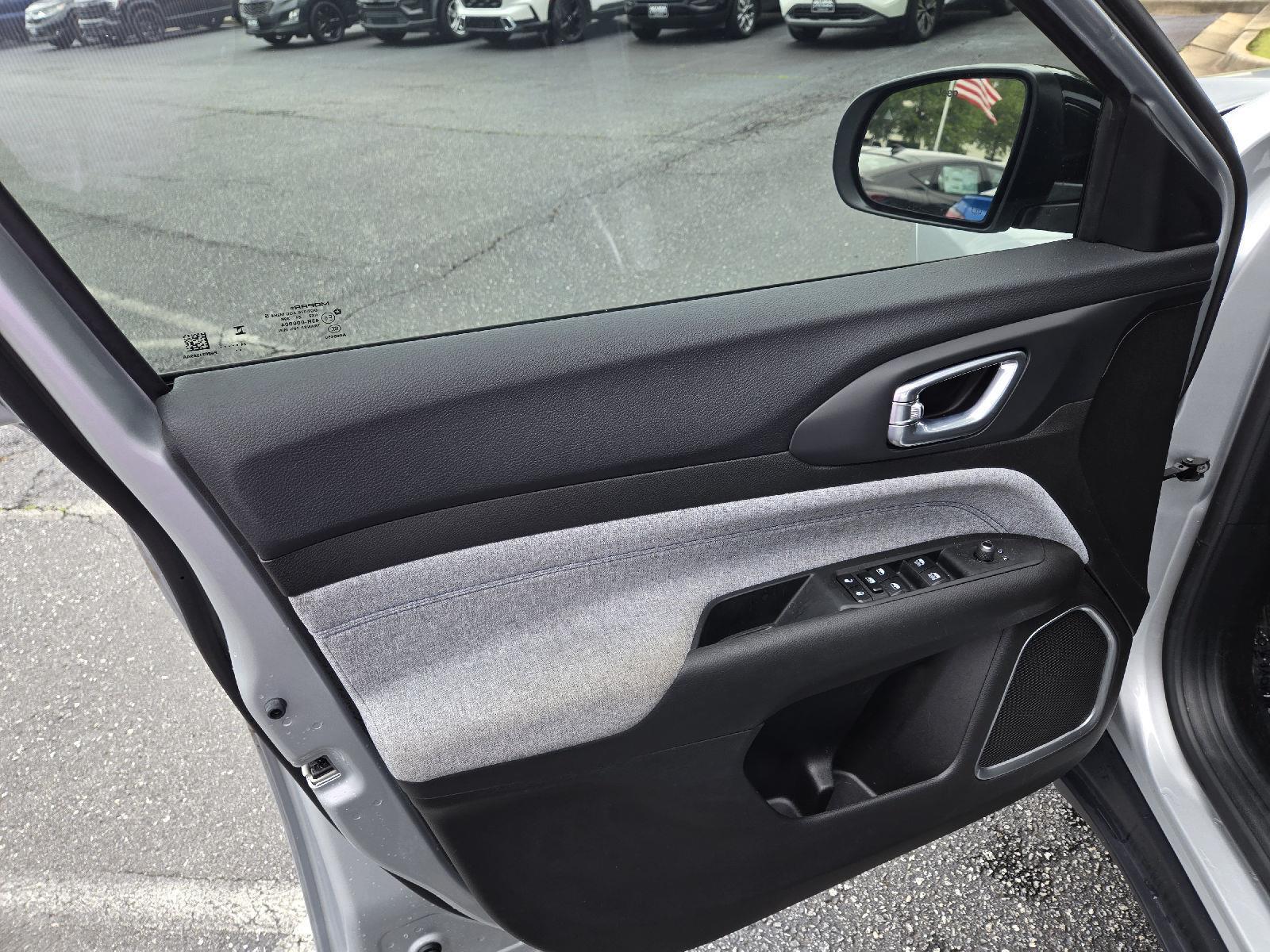 Used 2025 Jeep Compass SUV