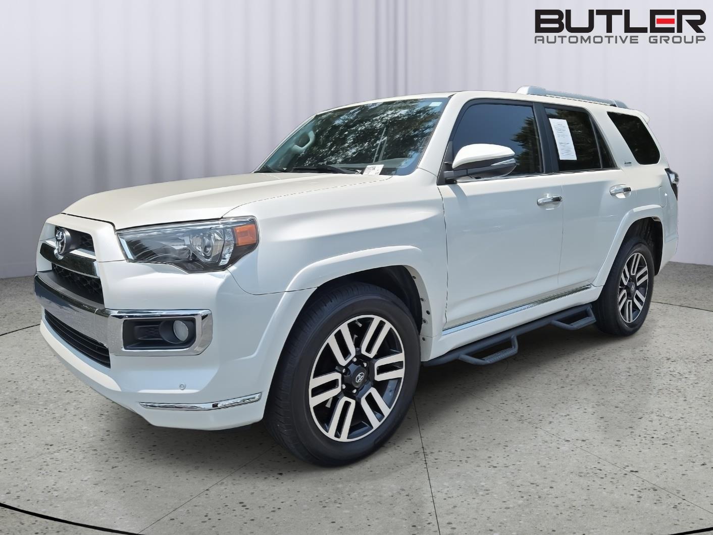 White (Blizzard Pearl) 2019 Toyota 4Runner SUV / Crossover 4X2 5-Speed Automatic