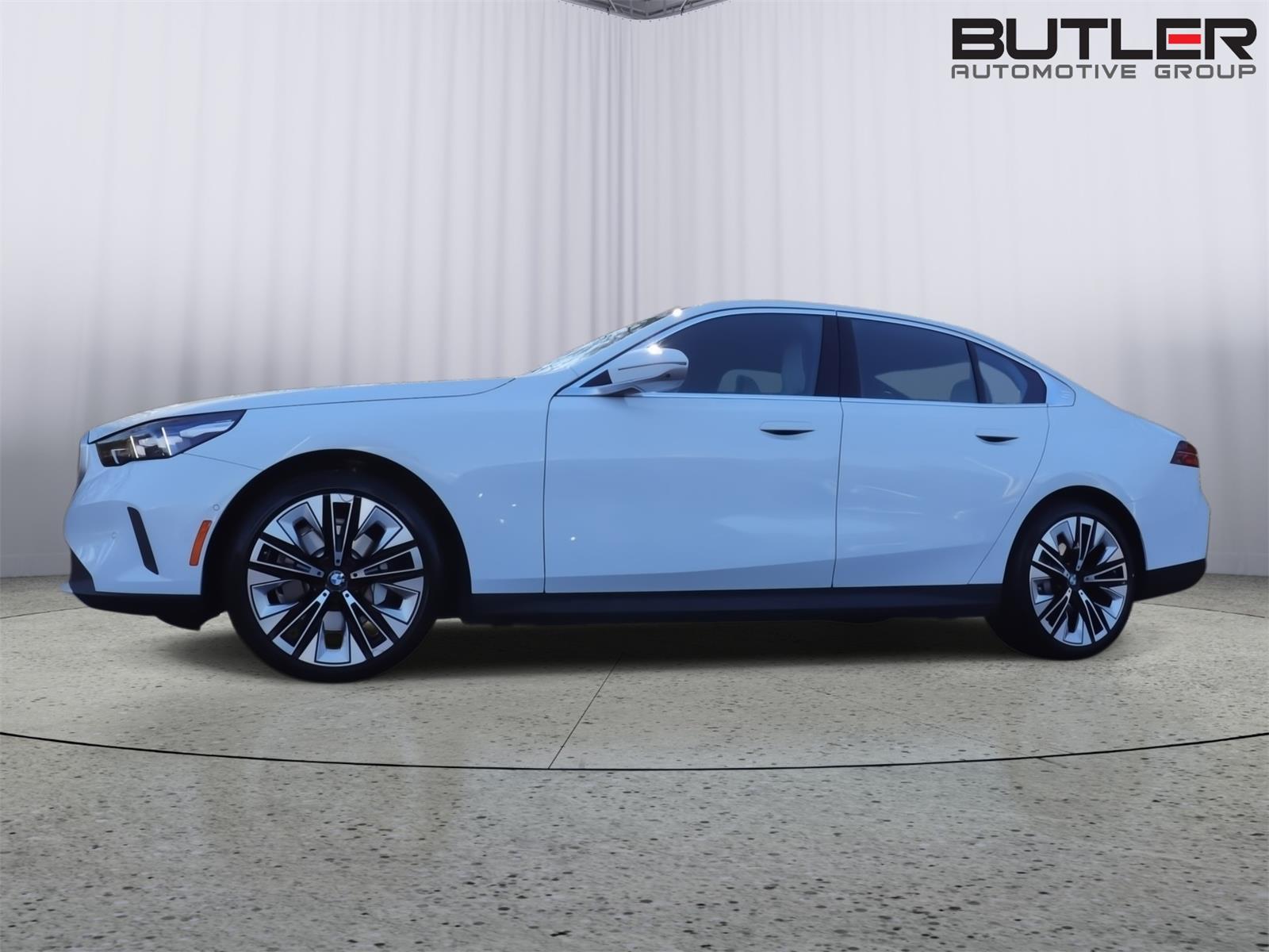 2025 BMW 5 Series 530i RWD