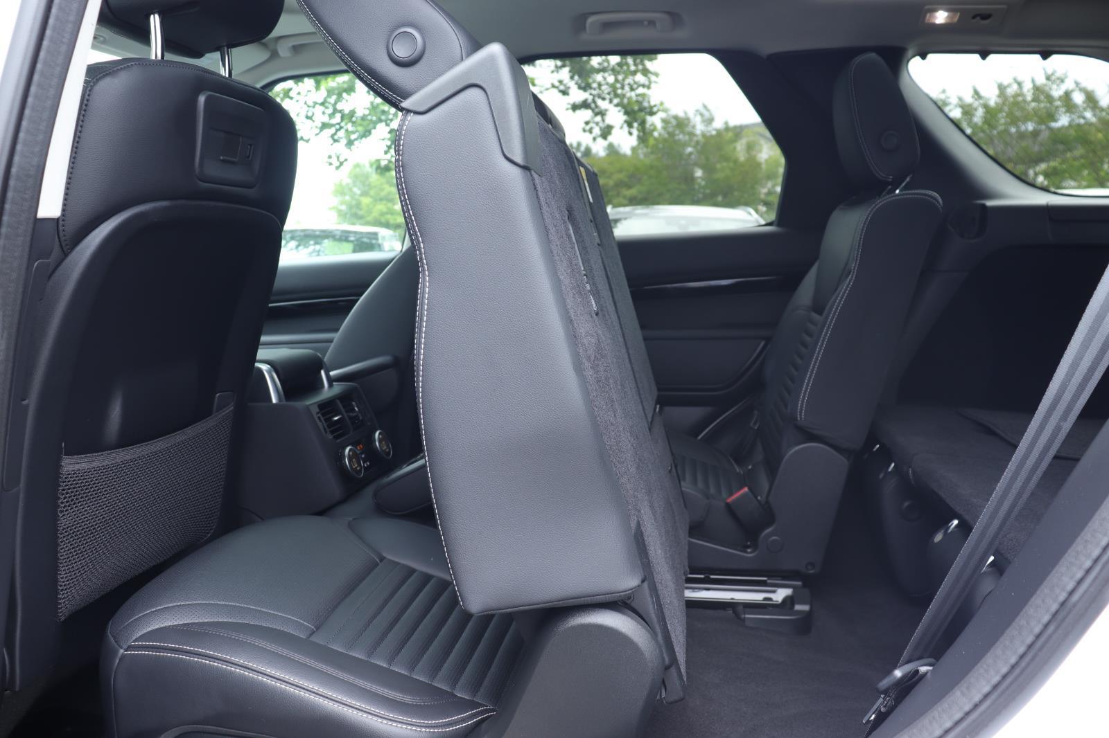 Used 2024 Land rover Discovery SUV