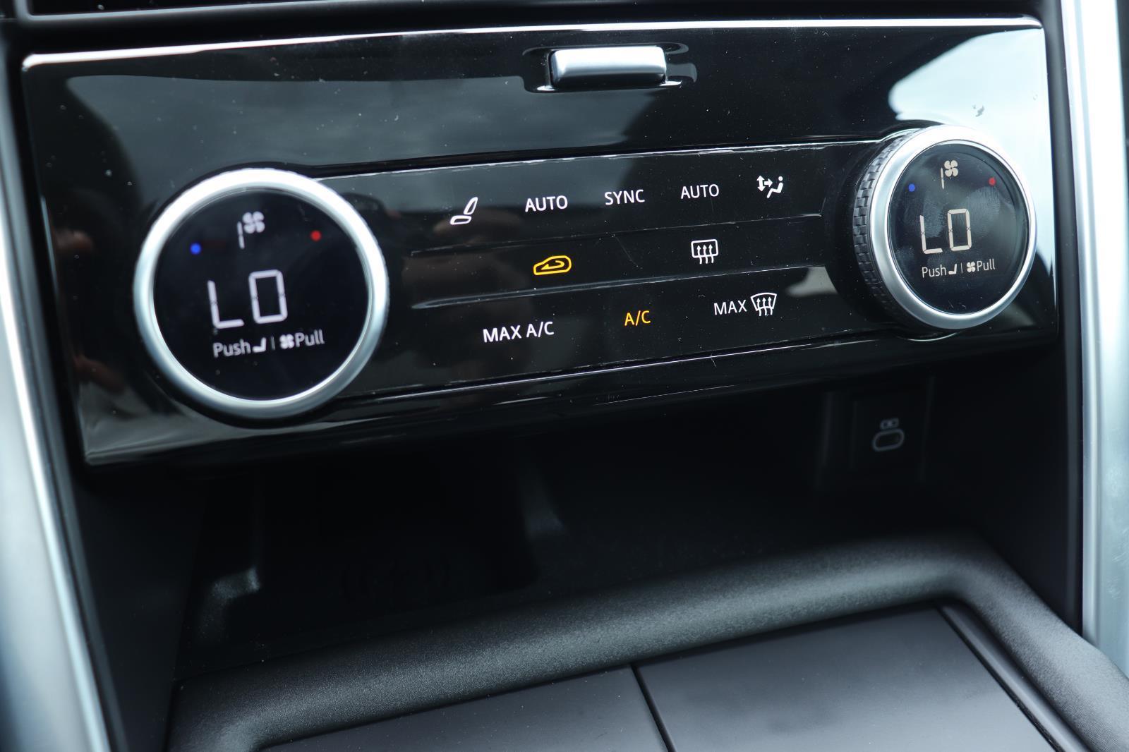 Used 2024 Land rover Discovery SUV