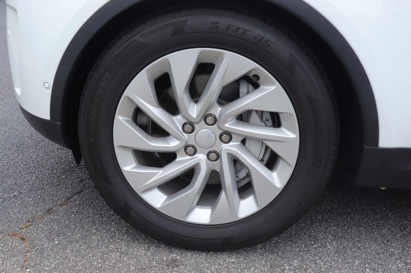 Used 2024 Land rover Discovery SUV