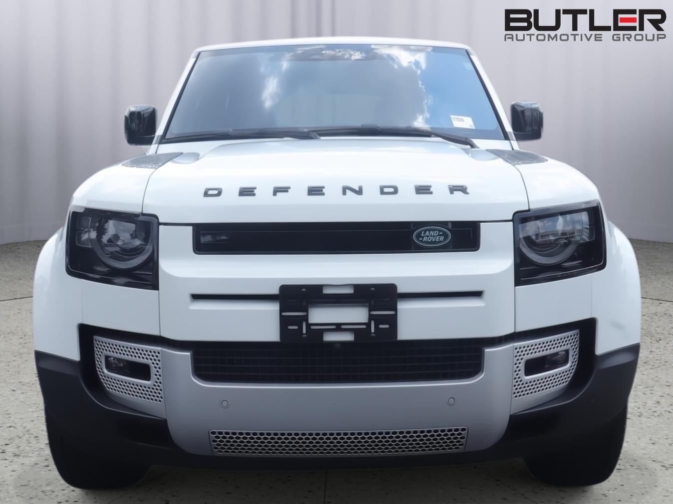 Used 2020 Fuji White Land Rover HSE image 2