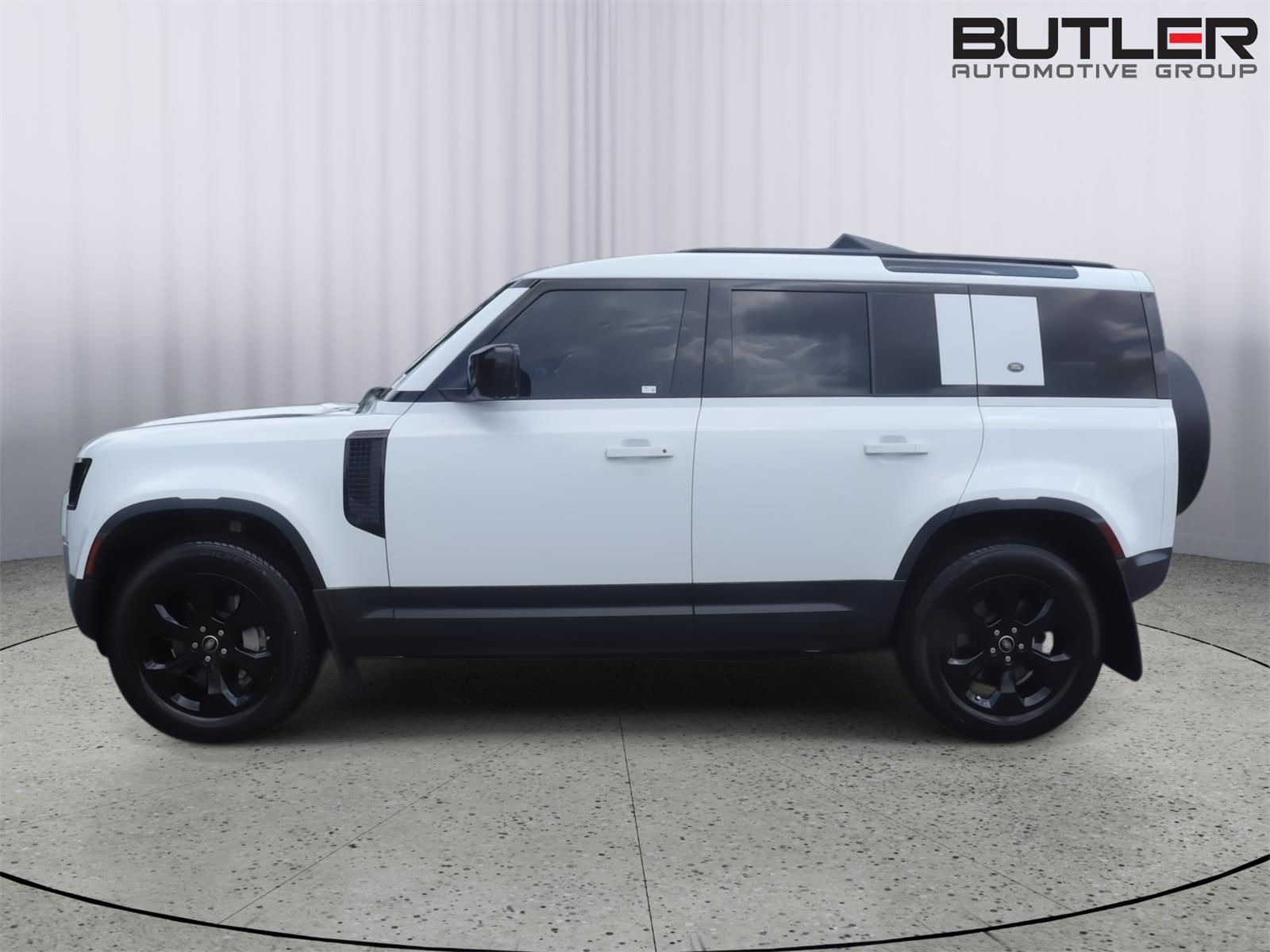 Used 2020 Fuji White Land Rover HSE image 3