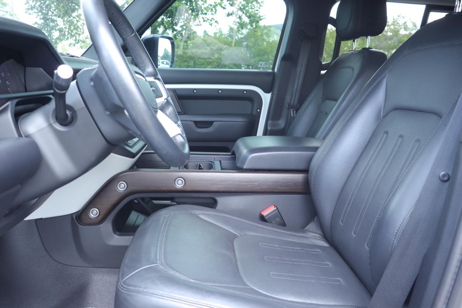 Used 2020 Fuji White Land Rover HSE image 11